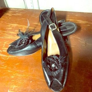 Black feather face heels